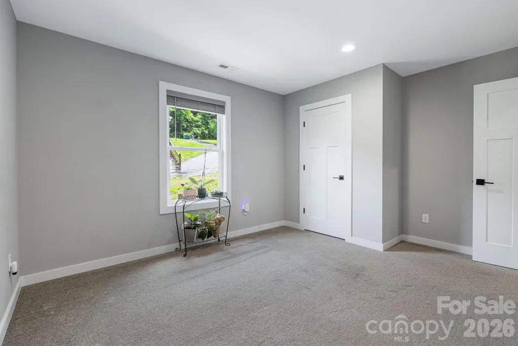 923 Newfound Road Leicester NC 28748