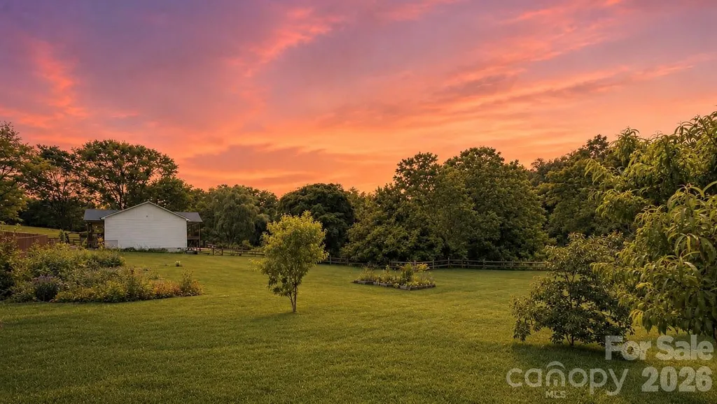923 Newfound Road Leicester NC 28748