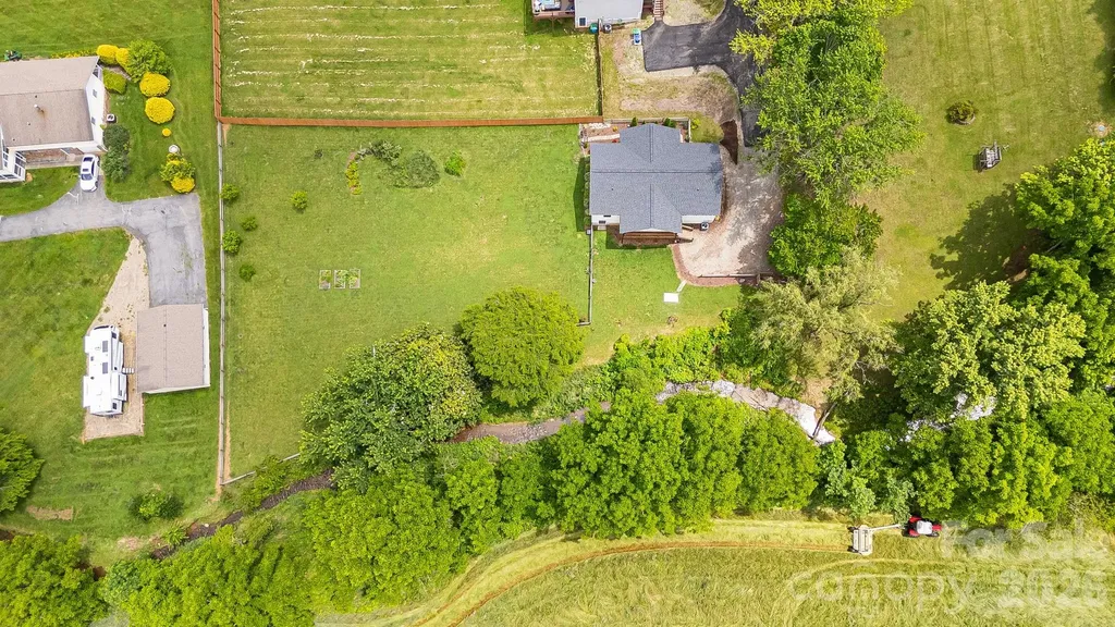 923 Newfound Road Leicester NC 28748