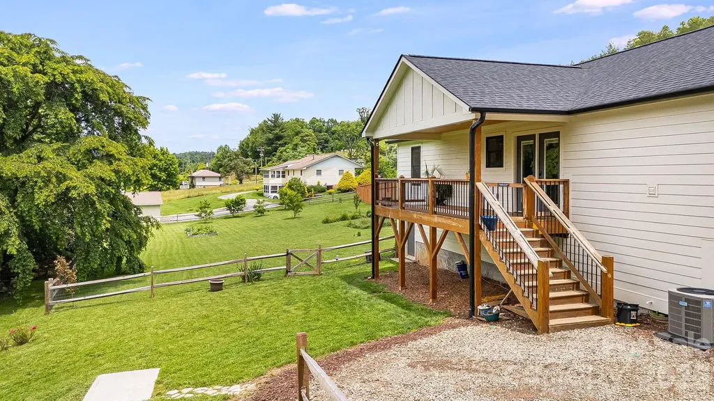 923 Newfound Road Leicester NC 28748