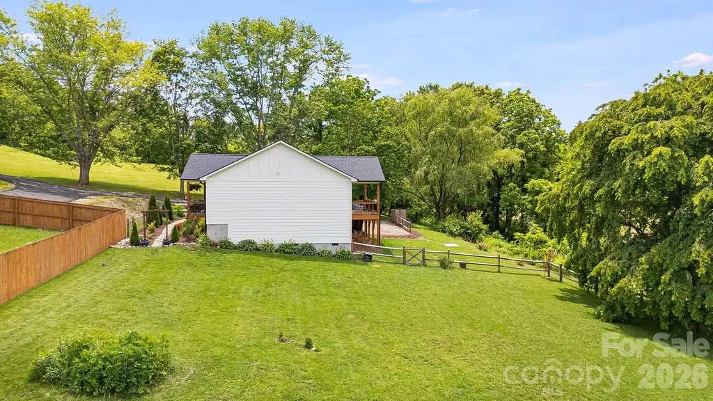 923 Newfound Road Leicester NC 28748
