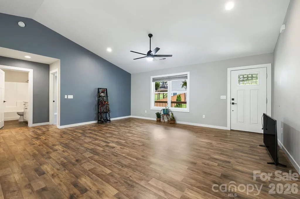 923 Newfound Road Leicester NC 28748