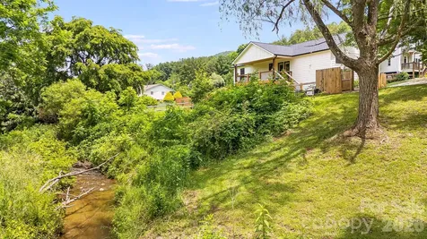923 Newfound Road Leicester NC 28748