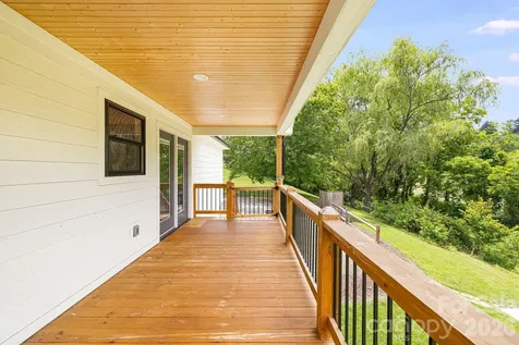 923 Newfound Road Leicester NC 28748