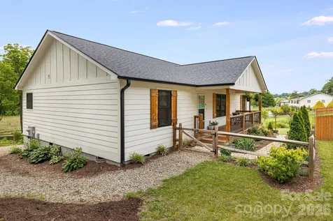 923 Newfound Road Leicester NC 28748