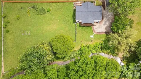 923 Newfound Road Leicester NC 28748