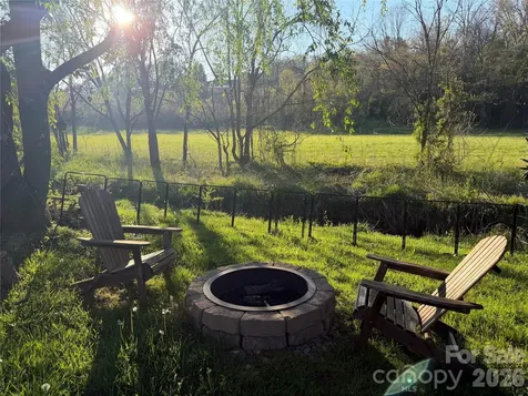 923 Newfound Road Leicester NC 28748