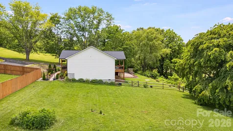 923 Newfound Road Leicester NC 28748