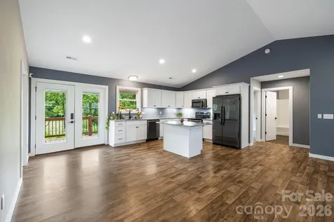 923 Newfound Road Leicester NC 28748