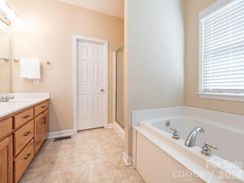 3672 Charolais Lane Harrisburg NC 28075