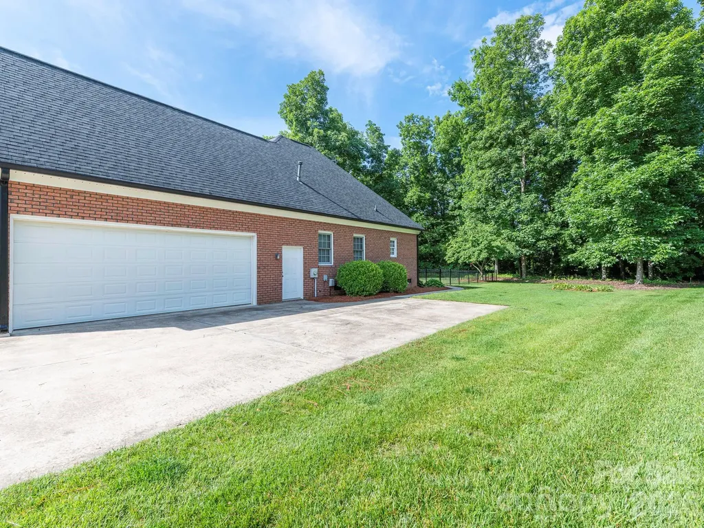 3672 Charolais Lane Harrisburg NC 28075