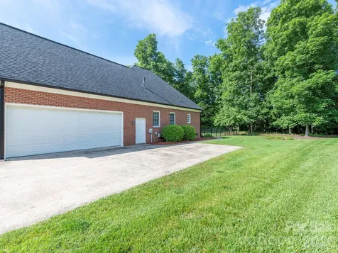 3672 Charolais Lane Harrisburg NC 28075