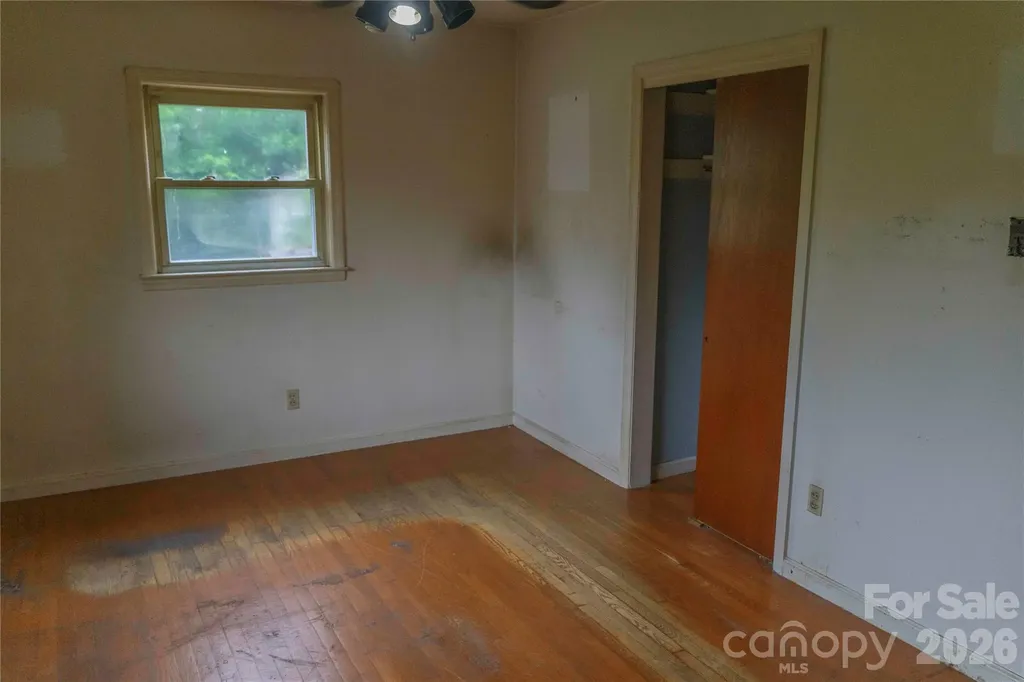 54 Sherwood Road Asheville NC 28803