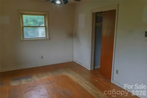 54 Sherwood Road Asheville NC 28803