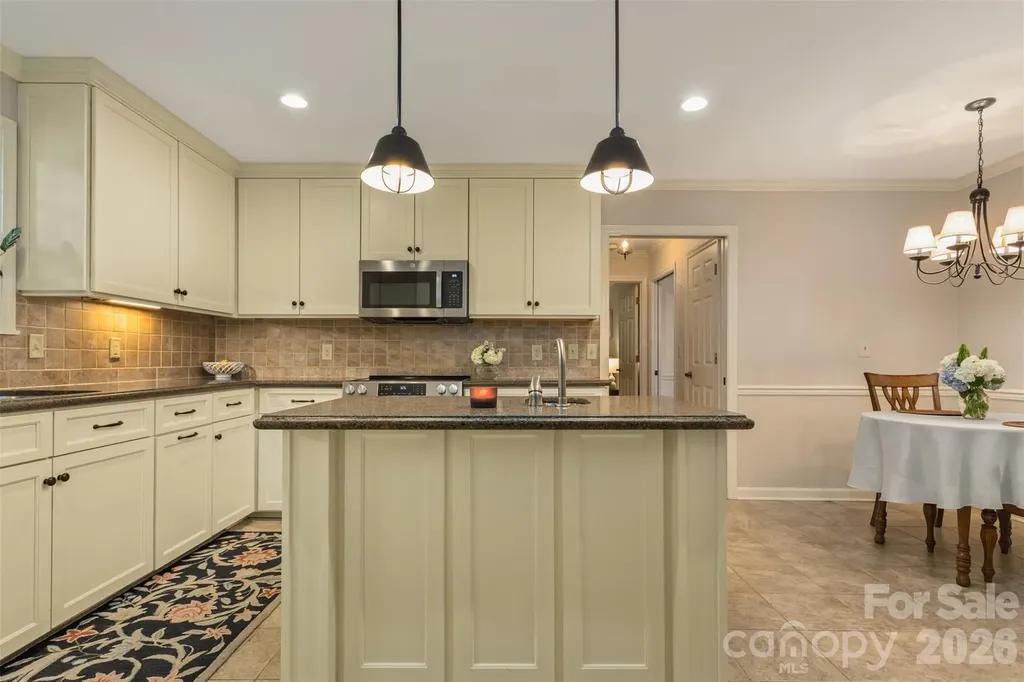 425 Sondley Woods Place Asheville NC 28805