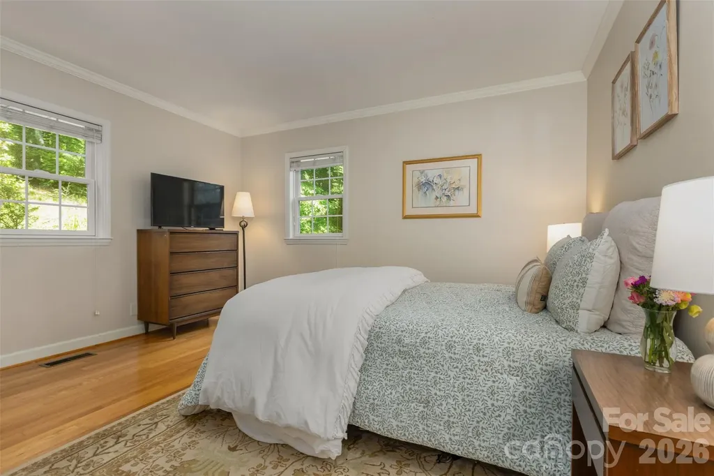 425 Sondley Woods Place Asheville NC 28805