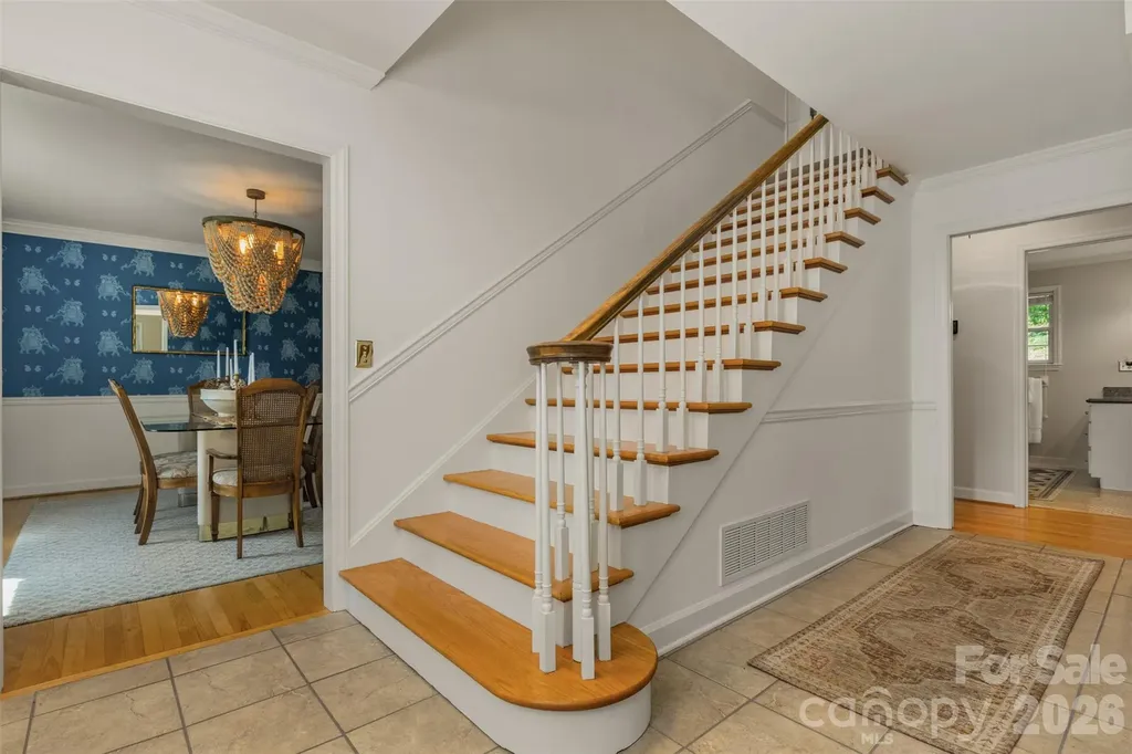 425 Sondley Woods Place Asheville NC 28805