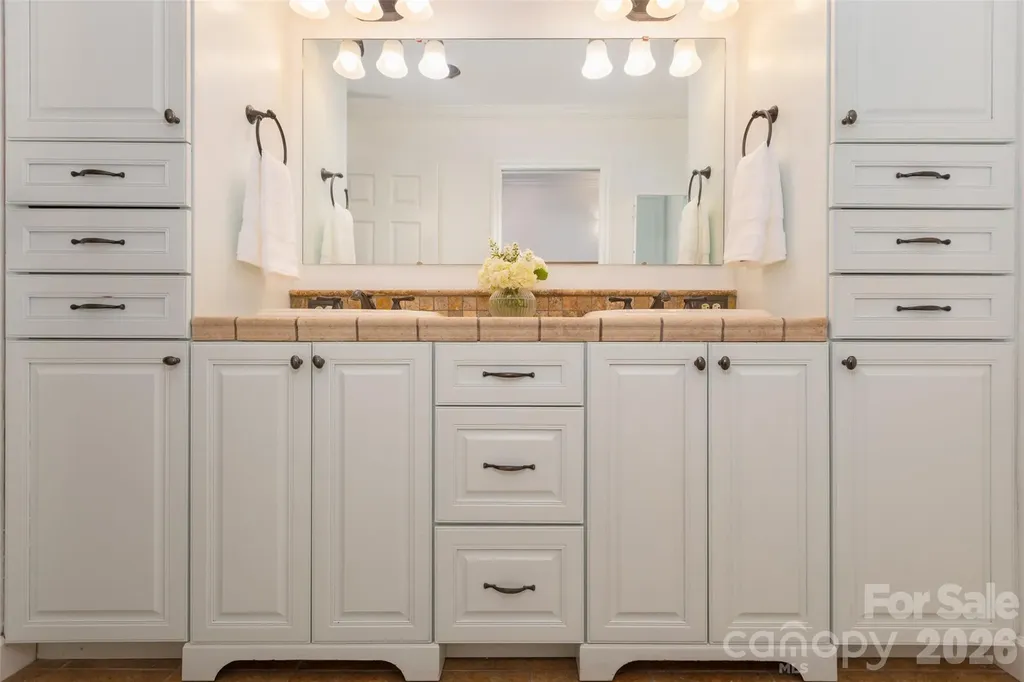 425 Sondley Woods Place Asheville NC 28805