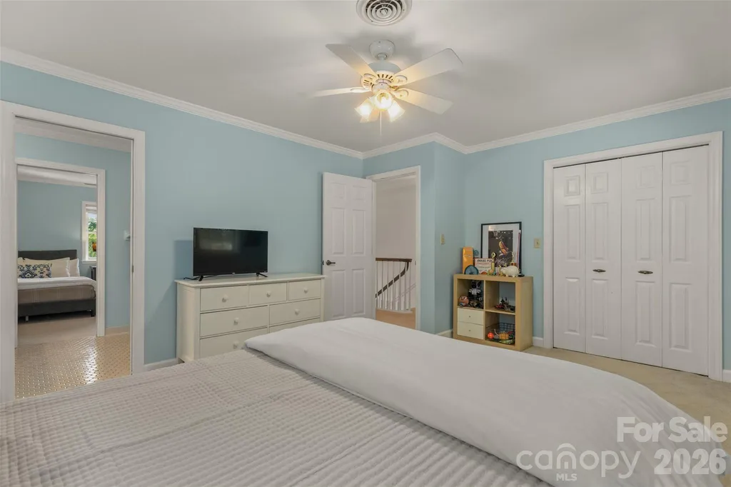 425 Sondley Woods Place Asheville NC 28805