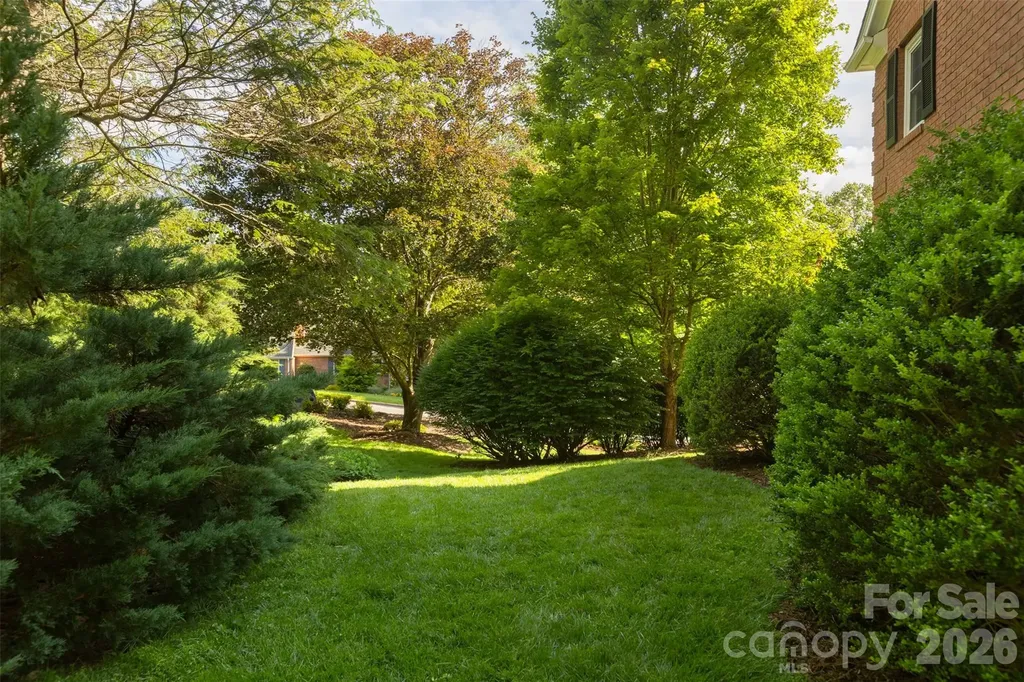 425 Sondley Woods Place Asheville NC 28805