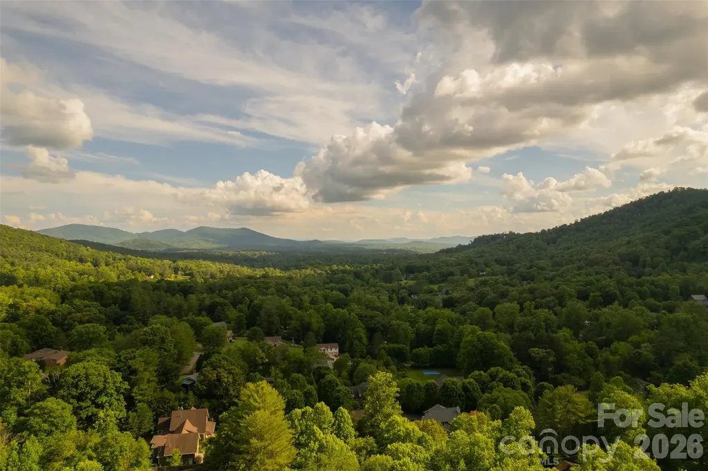 425 Sondley Woods Place Asheville NC 28805