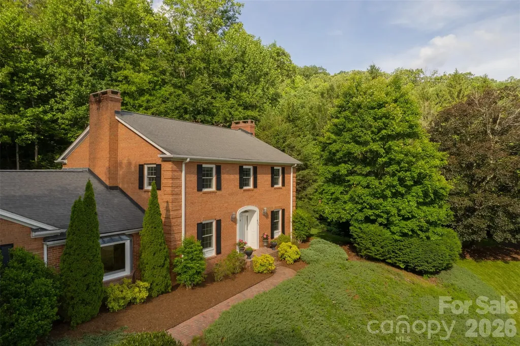 425 Sondley Woods Place Asheville NC 28805