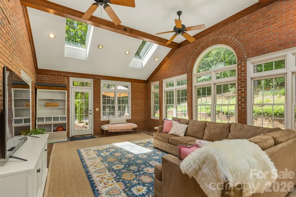 425 Sondley Woods Place Asheville NC 28805