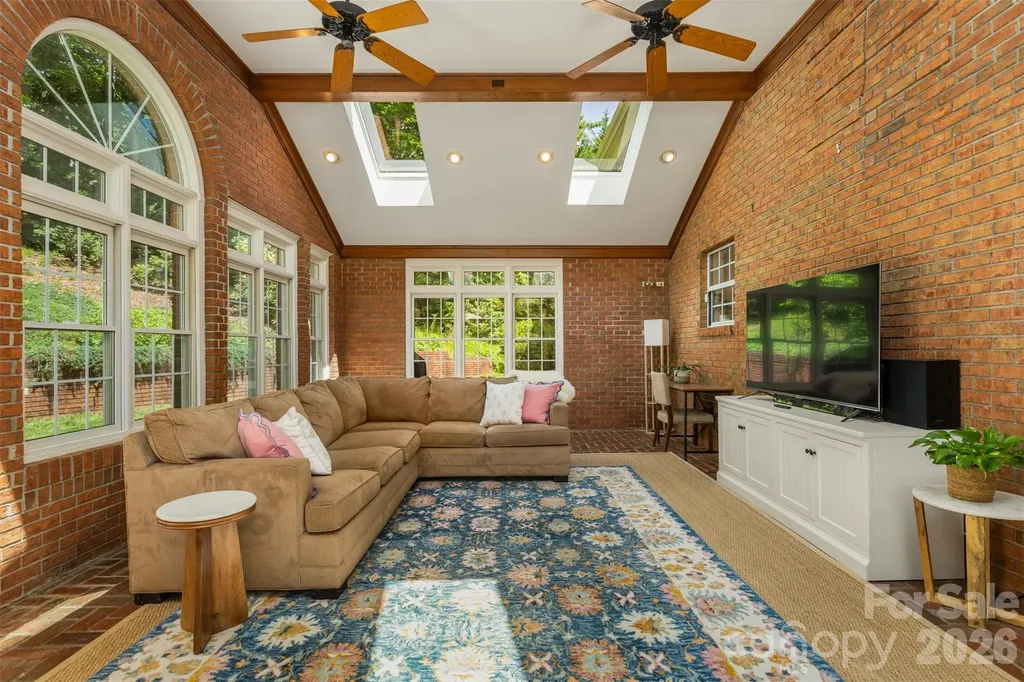 425 Sondley Woods Place Asheville NC 28805