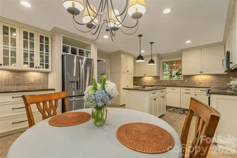 425 Sondley Woods Place Asheville NC 28805