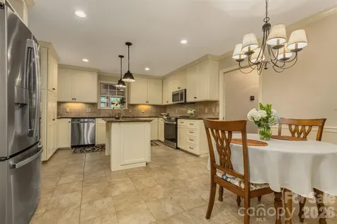 425 Sondley Woods Place Asheville NC 28805