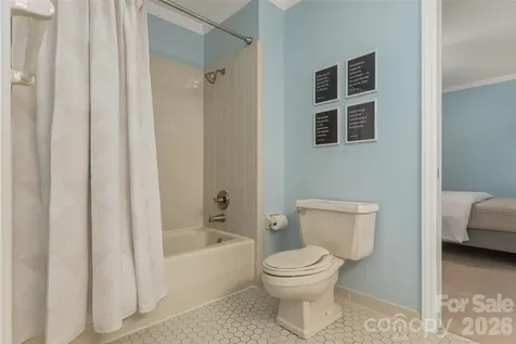 425 Sondley Woods Place Asheville NC 28805