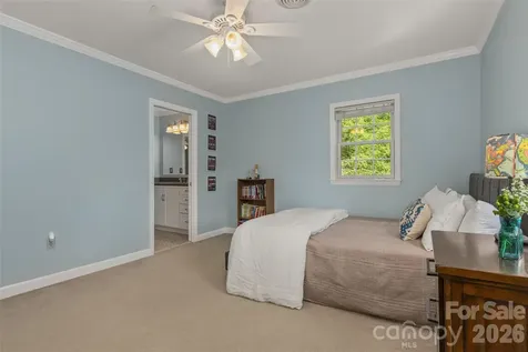 425 Sondley Woods Place Asheville NC 28805