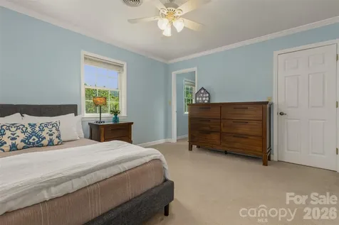 425 Sondley Woods Place Asheville NC 28805
