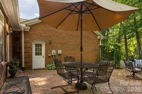 425 Sondley Woods Place Asheville NC 28805