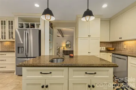 425 Sondley Woods Place Asheville NC 28805