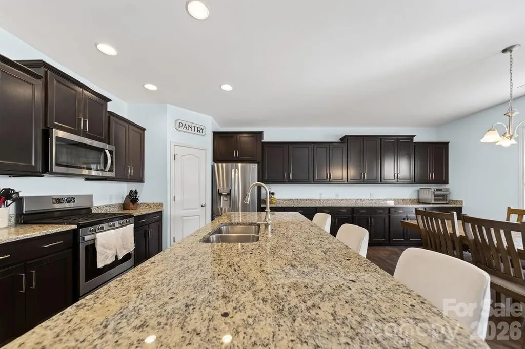 11033 Crane Creek Drive Charlotte NC 28278