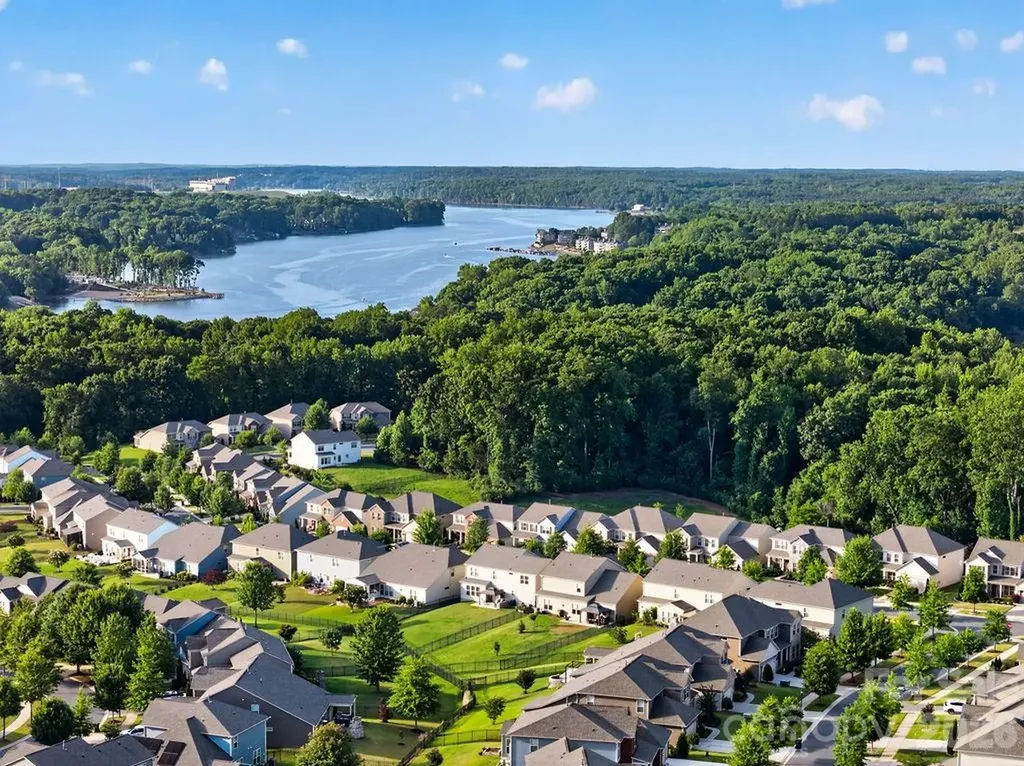 11033 Crane Creek Drive Charlotte NC 28278