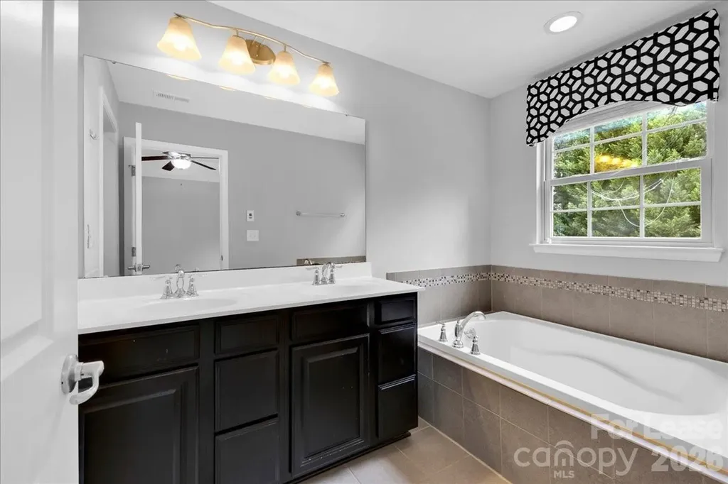 1935 Fleetwood Drive Charlotte NC 28208
