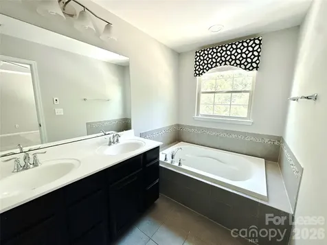 1935 Fleetwood Drive Charlotte NC 28208