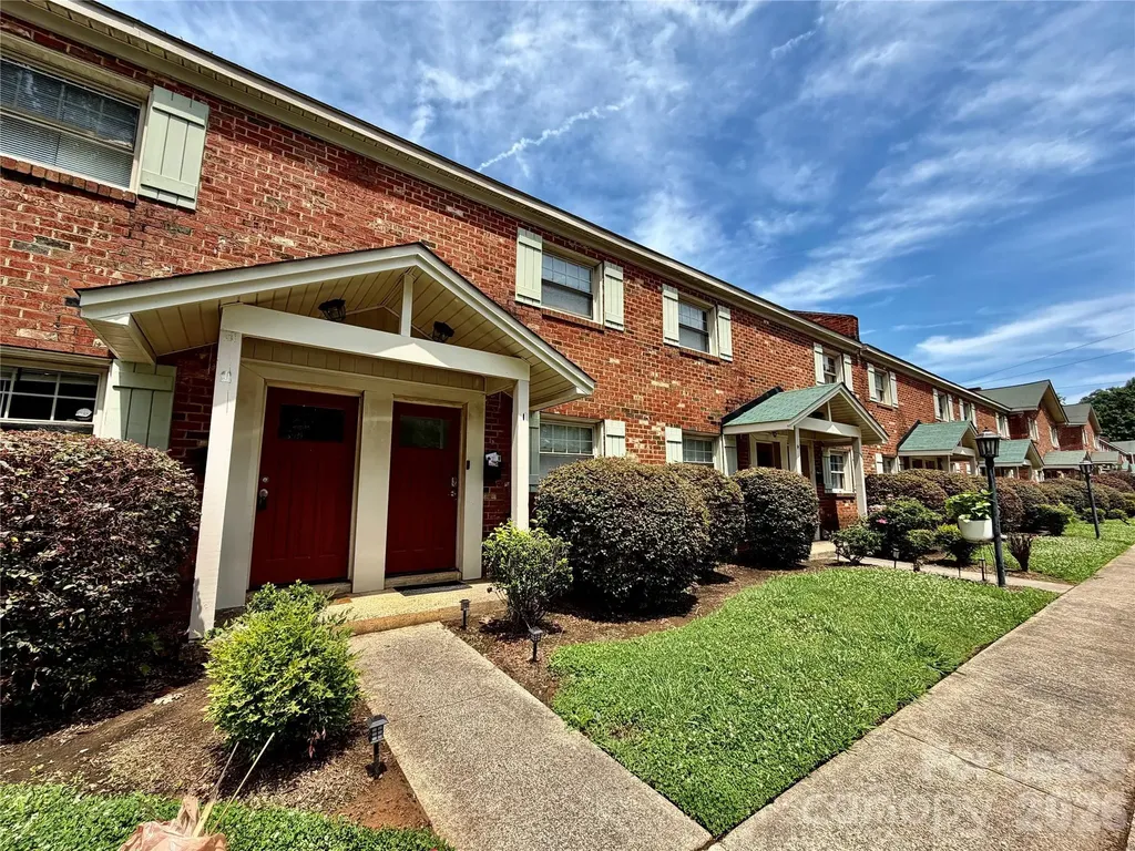 1207 Green Oaks Lane Charlotte NC 28205