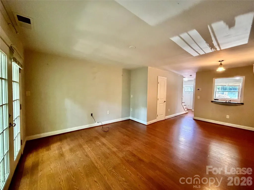 1207 Green Oaks Lane Charlotte NC 28205