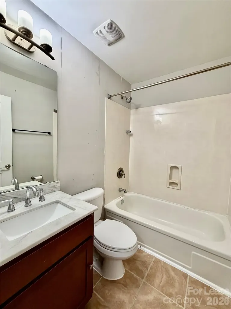 1207 Green Oaks Lane Charlotte NC 28205