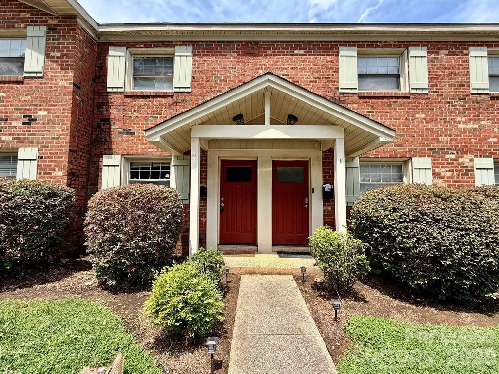 1207 Green Oaks Lane Charlotte NC 28205