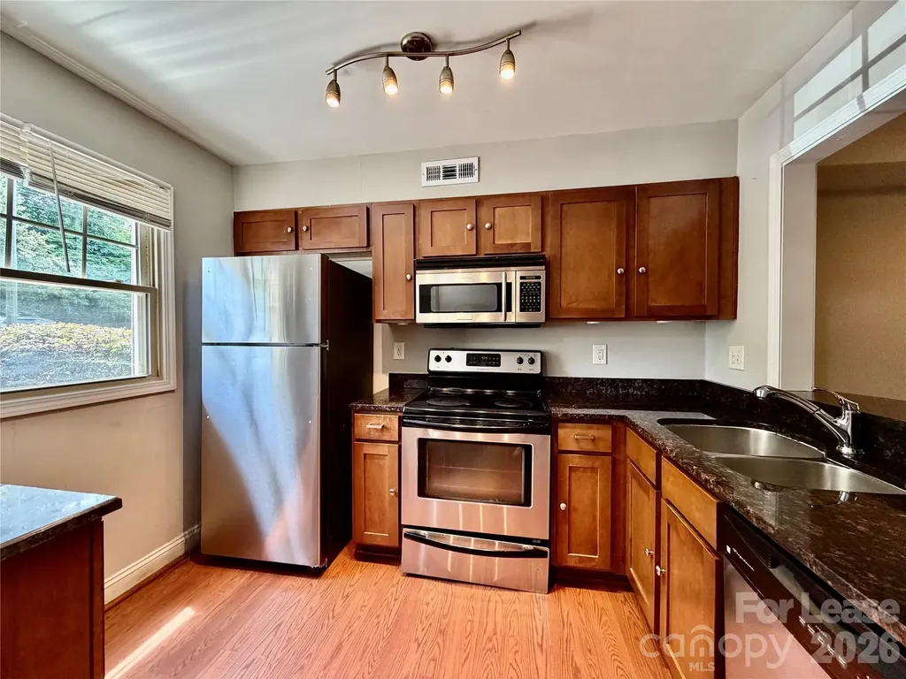 1207 Green Oaks Lane Charlotte NC 28205