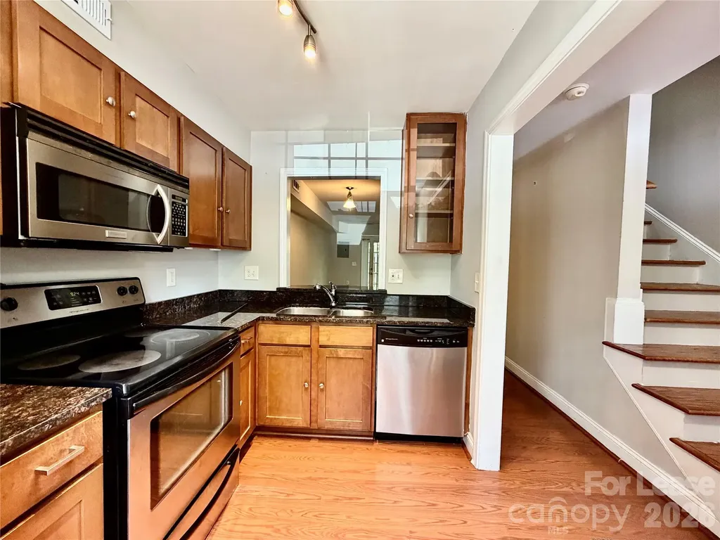 1207 Green Oaks Lane Charlotte NC 28205