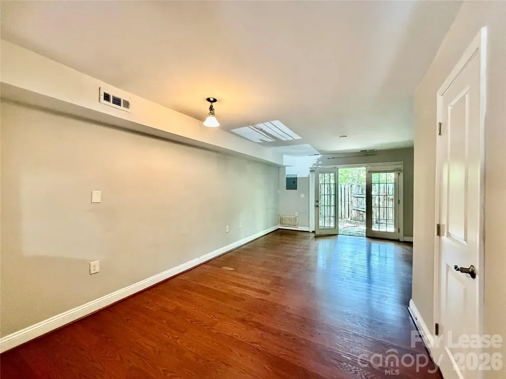 1207 Green Oaks Lane Charlotte NC 28205