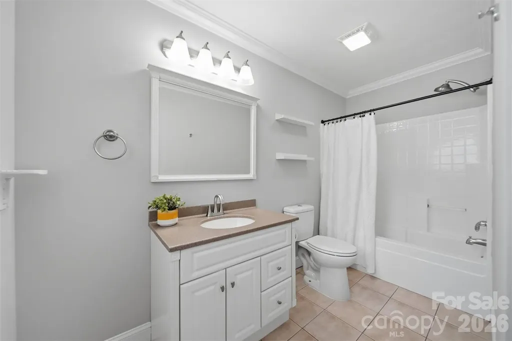 1245 34th Avenue NE Hickory NC 28601
