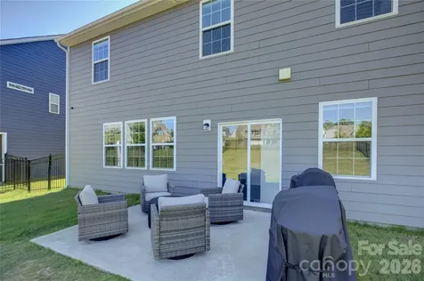 17812 New Mark Avenue Charlotte NC 28278
