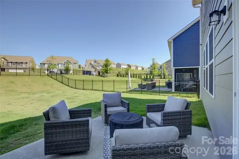 17812 New Mark Avenue Charlotte NC 28278