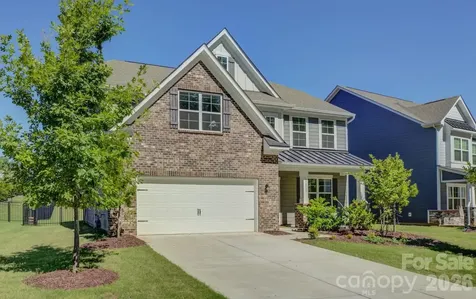 17812 New Mark Avenue Charlotte NC 28278
